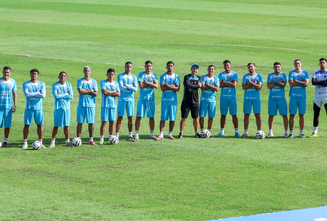 Time do Paysandu em último treino antes do embarque para Macapá-AP.