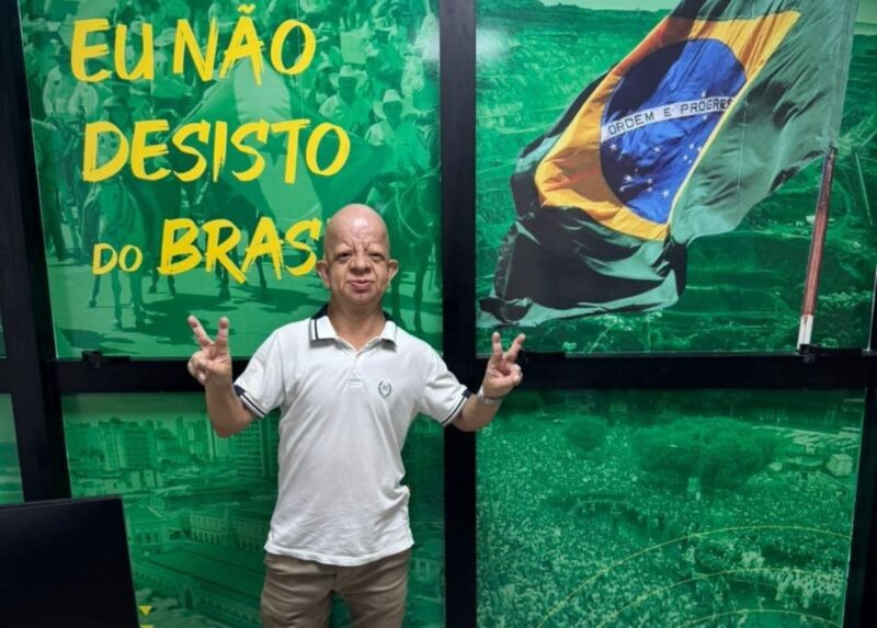 Influenciador se filiou ao PL e vai disputar as eleições de 2026.