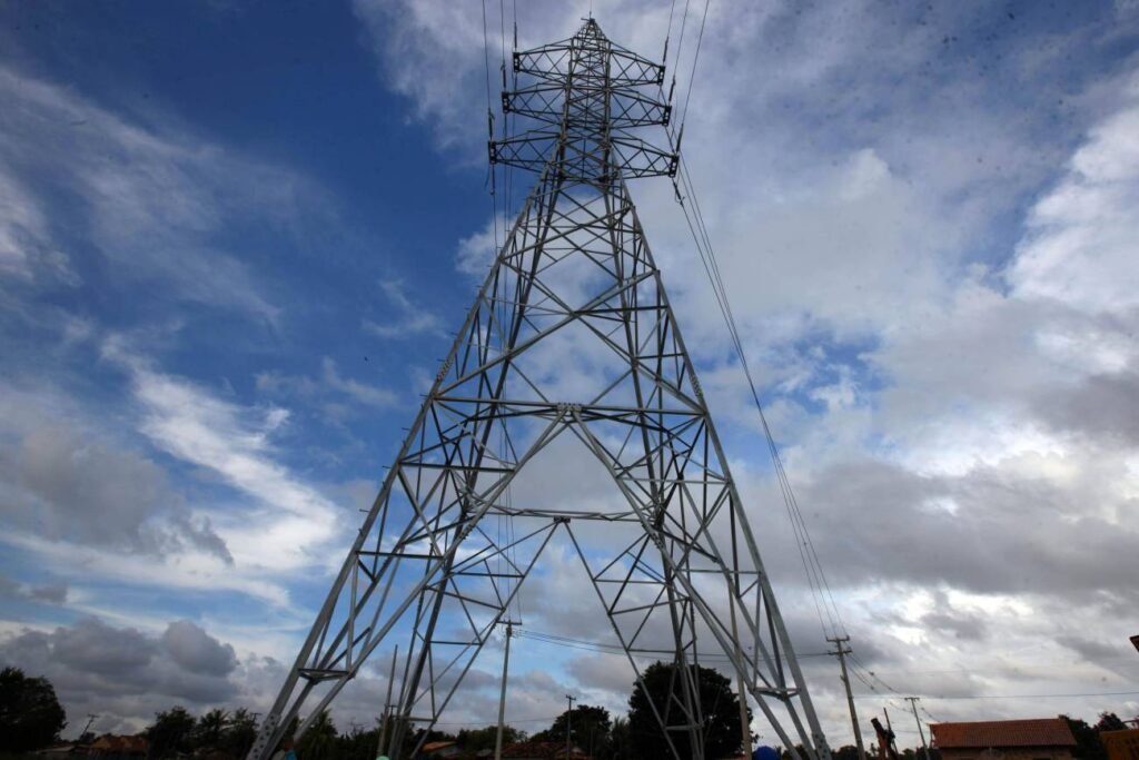 Despacho do Ministério de Minas e Energia amplia contratos de 14 distribuidoras no país e determina formalização pela Aneel.