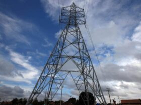 Despacho do Ministério de Minas e Energia amplia contratos de 14 distribuidoras no país e determina formalização pela Aneel.