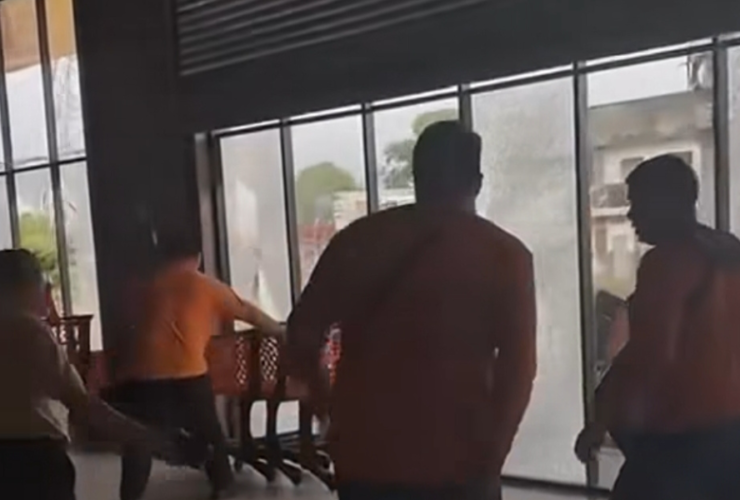 Momentos após o ataque no pet shop.