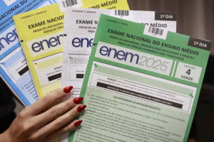 Imagem de provas do Enem.