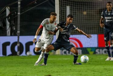 Neymar disputando bola contra o Clube do Remo
