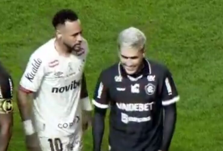 "Boludo!" e "Cagón!": Neymar e Diego Hernández trocam ofensas em Santos x Remo