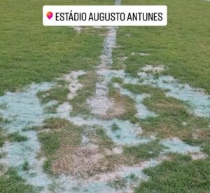 Más condições do estádio Augusto Antunes, em Macapá.