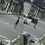 Crime foi registrado por câmeras de segurança; suspeitos entraram no imóvel e levaram diversos objetos antes de fugir.