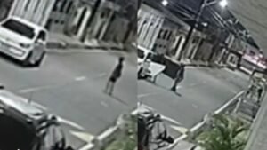 Crime foi registrado por câmeras de segurança; suspeitos entraram no imóvel e levaram diversos objetos antes de fugir.