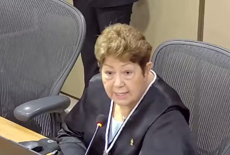 A desembargadora Eva do Amaral Coelho, do Tribunal de Justiça do Pará (TJPA), afirmou em sessão judicial que a situação financeira da magistratura é "muito triste" e que, no futuro, a categoria pode não ter como "pagar as contas".