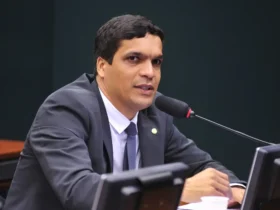 Cabo Daciolo falando ao microfone