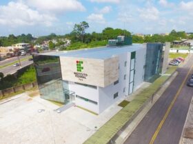 Inscrições gratuitas seguem até 12 de abril e salários podem ultrapassar R$ 12 mil, conforme titulação.