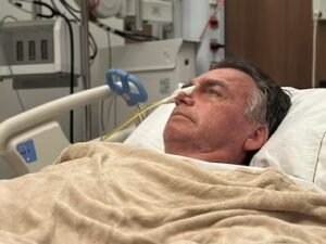 Jair Bolsonaro está em prisão domiciliar.