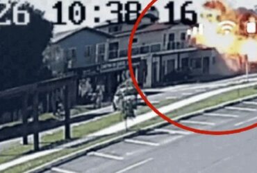 O monomotor atingiu a Avenida Valdomiro Cândido dos Reis; pilotos e passageiros estão entre as vítimas.