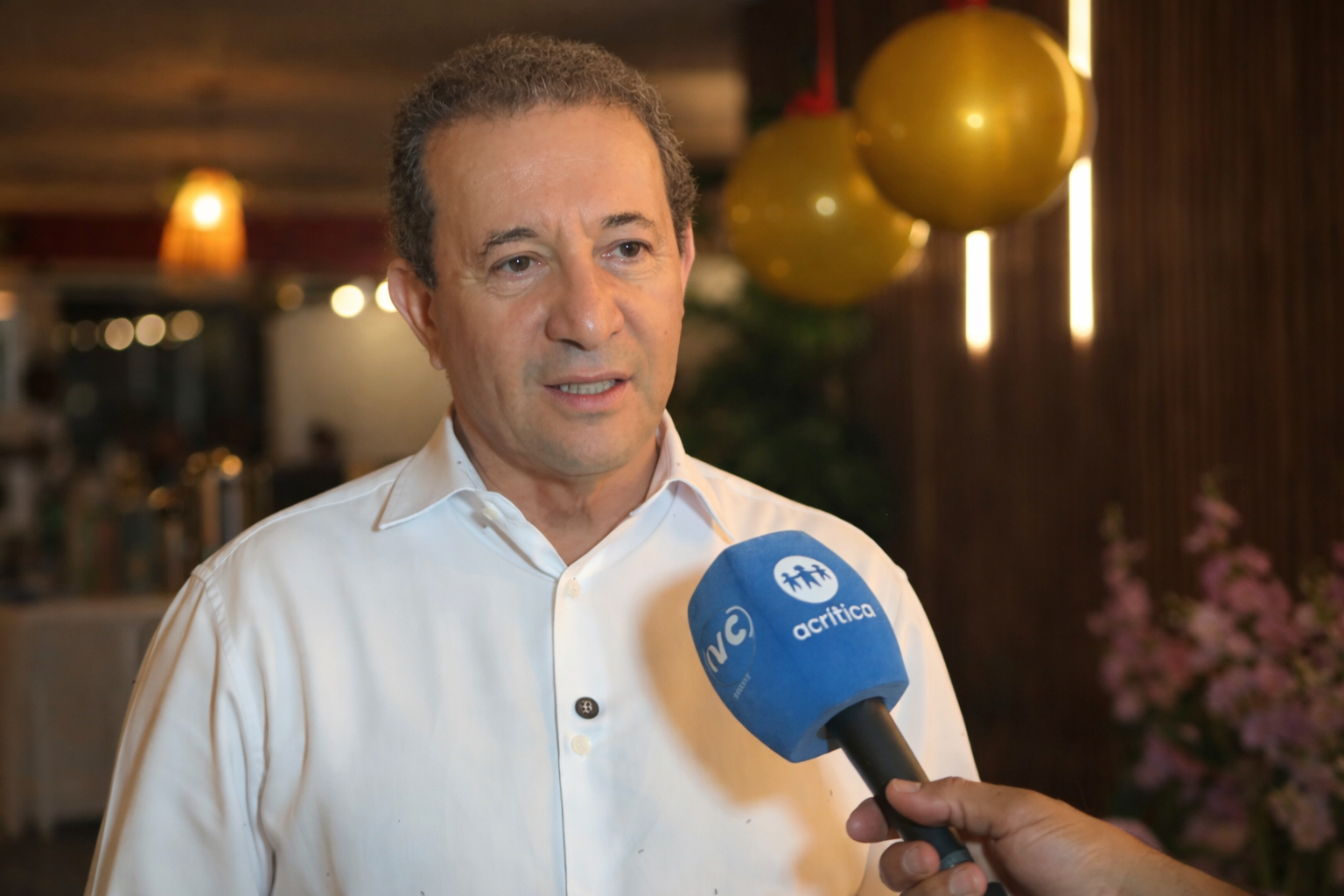 Márcio Miranda dando entrevista