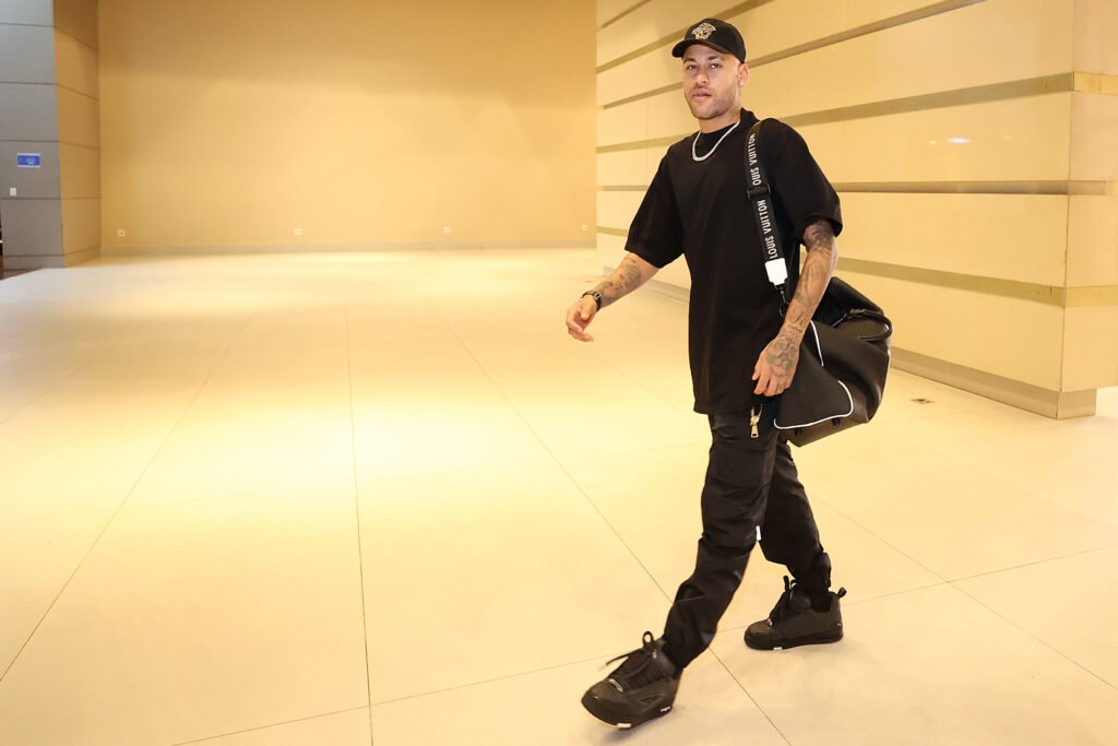 Neymar não treina e passa por exames na Seleção Brasileira