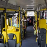 Interior de um ônibus coletivo em Belém do Pará