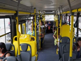Interior de um ônibus coletivo em Belém do Pará