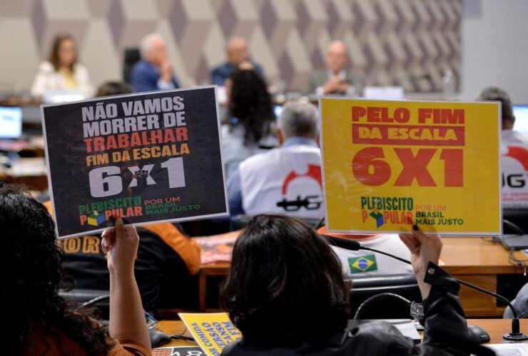 Cartazes em prol do fim da escala 6x1