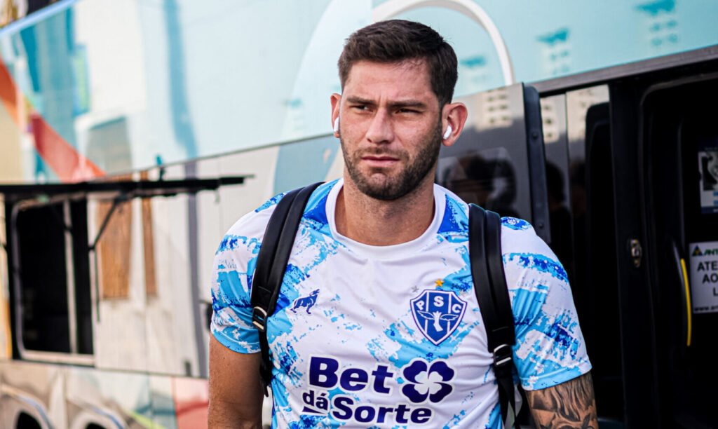 Zagueiro do Paysandu Yeferson Quintana