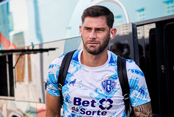 Zagueiro do Paysandu Yeferson Quintana