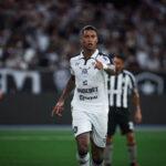 Alef Manga, jogador do Remo, no jogo contra o Botafogo