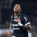 Alef Manga sofre contusão no ombro e vira dúvida contra o São Paulo