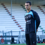 Júnior Rocha, técnico do Paysandu. treina o time bicolor no CT Vale das Laranjeiras, do Fluminense.