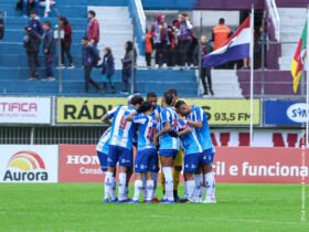 Jogadores do Paysandu na partida diante do Caxias