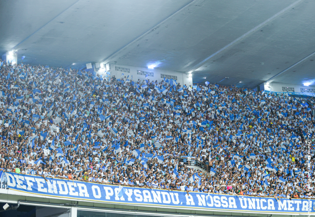 Torcida do Paysandu lota arquibancada do Estádio Mangueirão.
