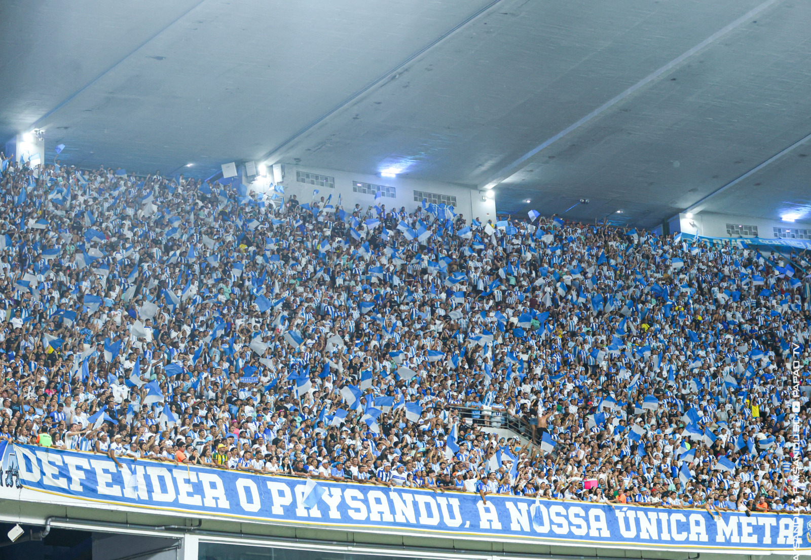 Torcida do Paysandu lota arquibancada do Estádio Mangueirão.