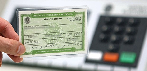 Regularização é gratuita em muitos casos, mas exige pedido formal, pagar multas não basta.