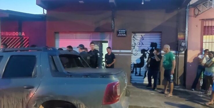 Polícia Militar esteve no local do crime.