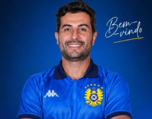 Júlio César, treinador de futebol.