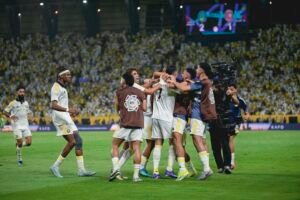 Cristiano Ronaldo marca duas vezes, Al-Nassr goleia e é campeão saudita