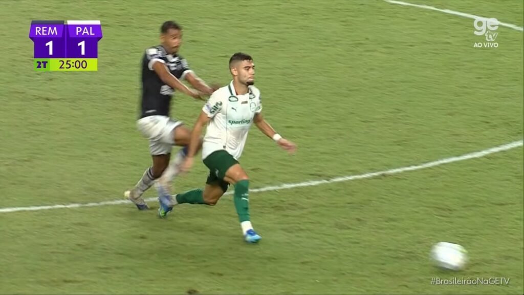 Zé Ricardo, do Remo, é suspenso por 5 jogos após expulsão contra o Palmeiras