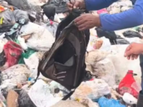 Mochila onde a recém-nascida foi encontrada no lixão, em Manacapuru.