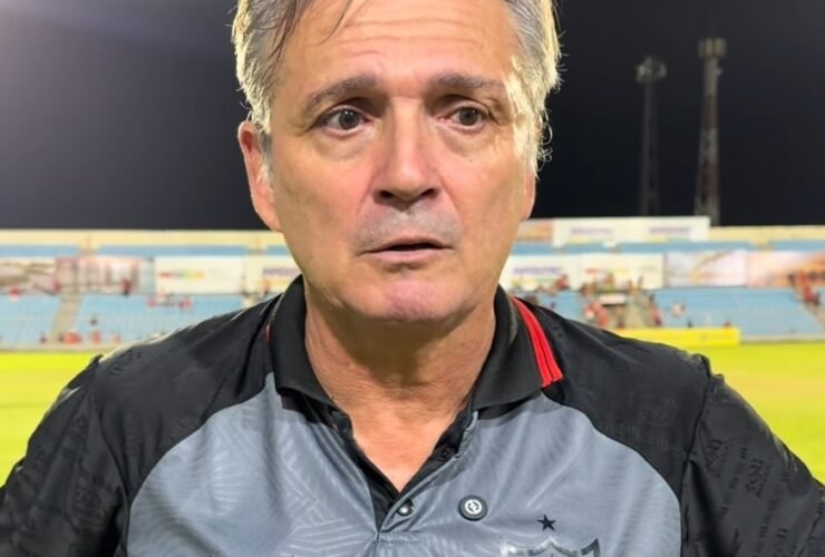 Luís Carlos Winck estreia com classificação e elogia legado no Águia