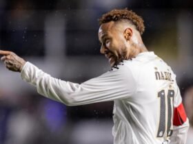 Neymar em campo pelo Santos
