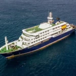 Surto de hantavírus em navio de expedição no Atlântico deixa três mortos.