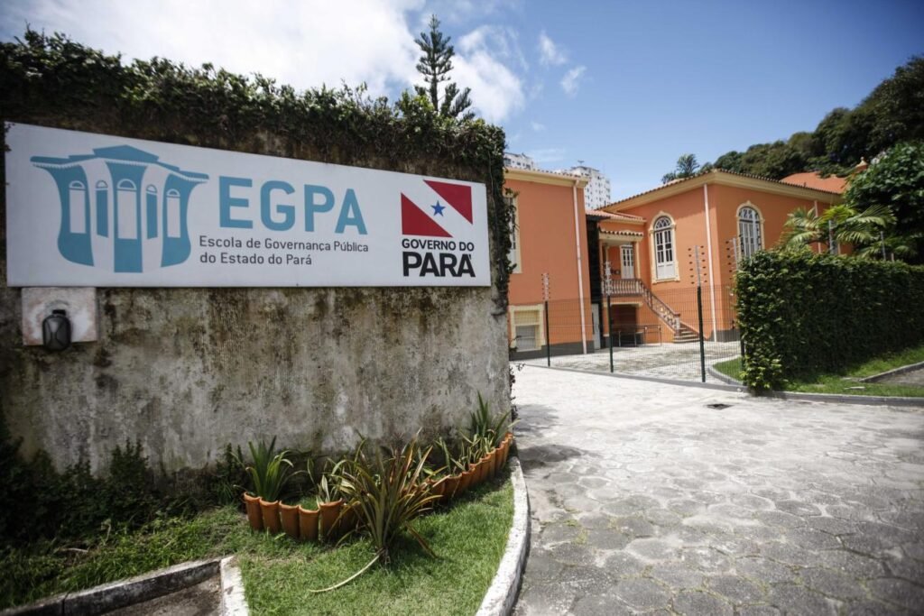 Editais oferecem oportunidades para candidatos de níveis médio, técnico e superior com salários de até R$ 3,9 mil.