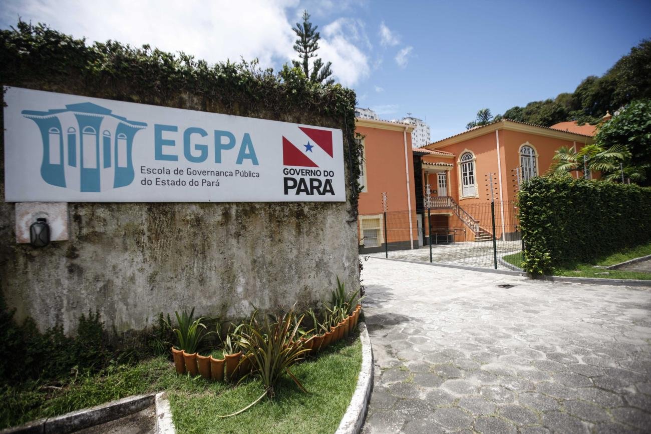 Editais oferecem oportunidades para candidatos de níveis médio, técnico e superior com salários de até R$ 3,9 mil.