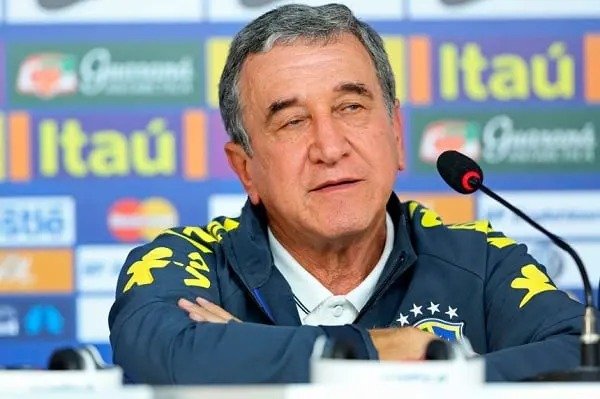 Técnico do tetra em 1994 está internado no Hospital Samaritano, no Rio de Janeiro, e enfrenta tratamento contra um linfoma de Hodgkin desde 2023.
