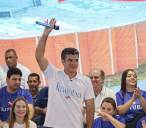 Helder Barbalho na inauguração da Usina da Paz de Itaituba.