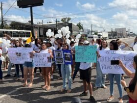 Manifestação reuniu amigos, parentes e integrantes de torcidas na Avenida Augusto Montenegro, local onde ocorreu o atropelamento.