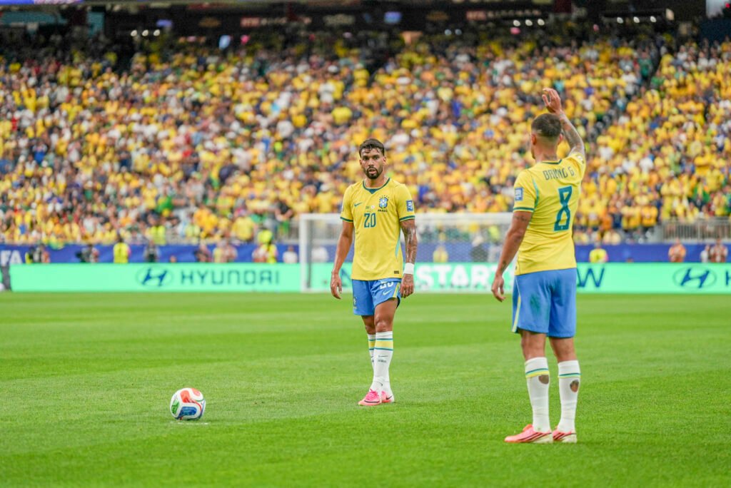 Lucas Paquetá tem lesão constatada e sequência na Copa é incerta