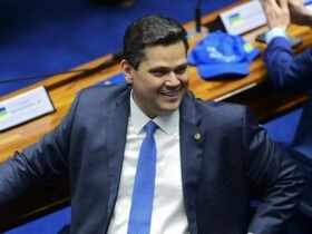 Documento de colaboração do ex-dono do Banco Master menciona alegada propina envolvendo conta no exterior; caso é analisado pela PGR após rejeição inicial da PF.