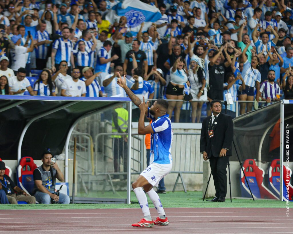 Castro valoriza fator casa diante do Santa e vê torcida do Paysandu como "um jogador a mais"