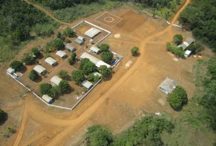 Acordo provisório prevê novas manifestações da Funai e da mineradora canadense; obras seguem proibidas enquanto continuam debates sobre licenciamento e consulta a comunidades afetadas.