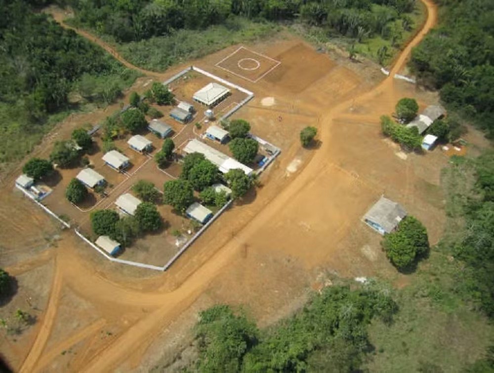 Acordo provisório prevê novas manifestações da Funai e da mineradora canadense; obras seguem proibidas enquanto continuam debates sobre licenciamento e consulta a comunidades afetadas.