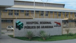 Uma adolescente morreu e outro jovem permanece internado; exames laboratoriais devem confirmar ou descartar a doença nos próximos dias.