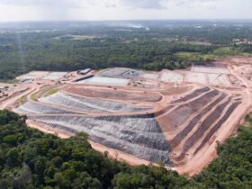 Proposta busca reduzir a utilização de lixões a céu aberto, mas unidade tem funcionamento autorizado apenas até junho de 2027 por decisão judicial.